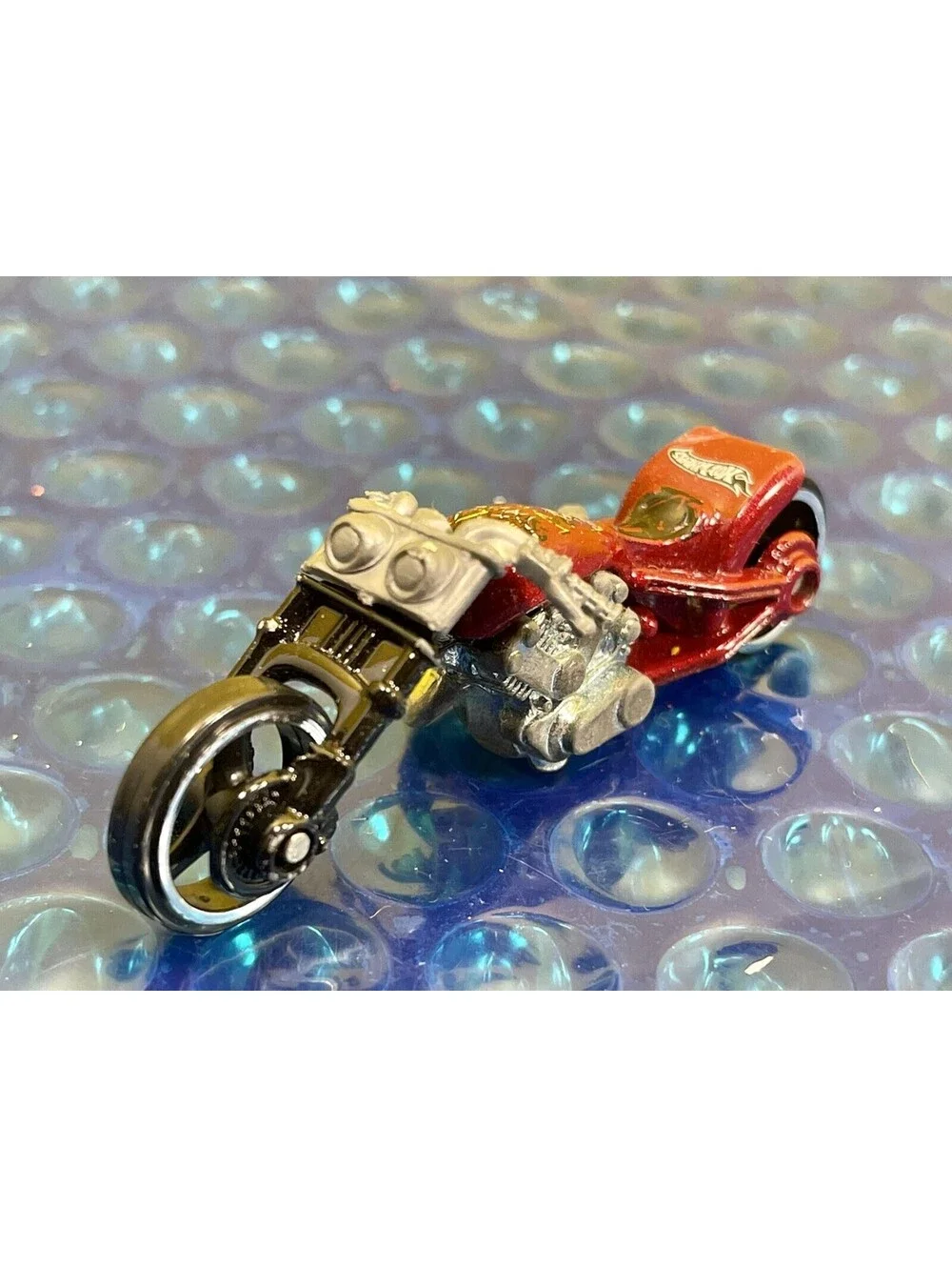 CUSTOM CHOPPER  MOTORCYCLE 1/64 SCALE COLLECTIBLE DIORAMA DIECAST MODEL CAR